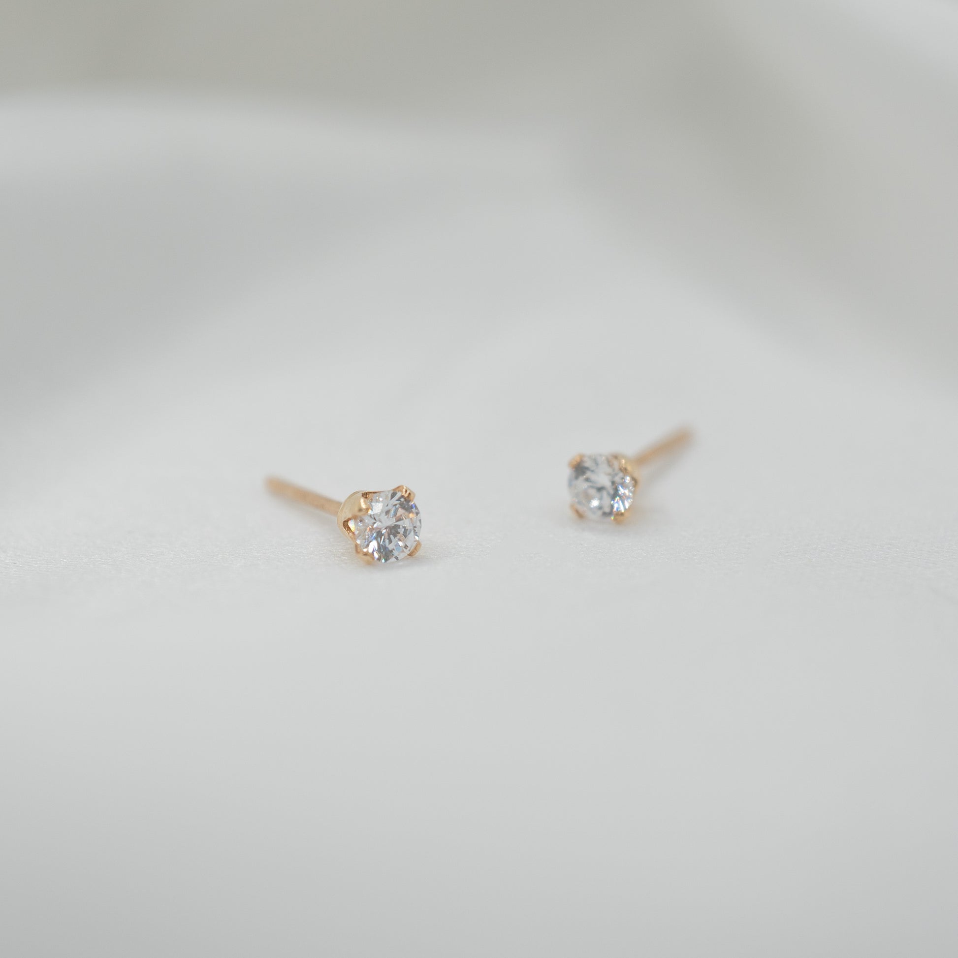 Gold Filled Cubic Zirconia Studs - Various Sizes - clear 3mm front